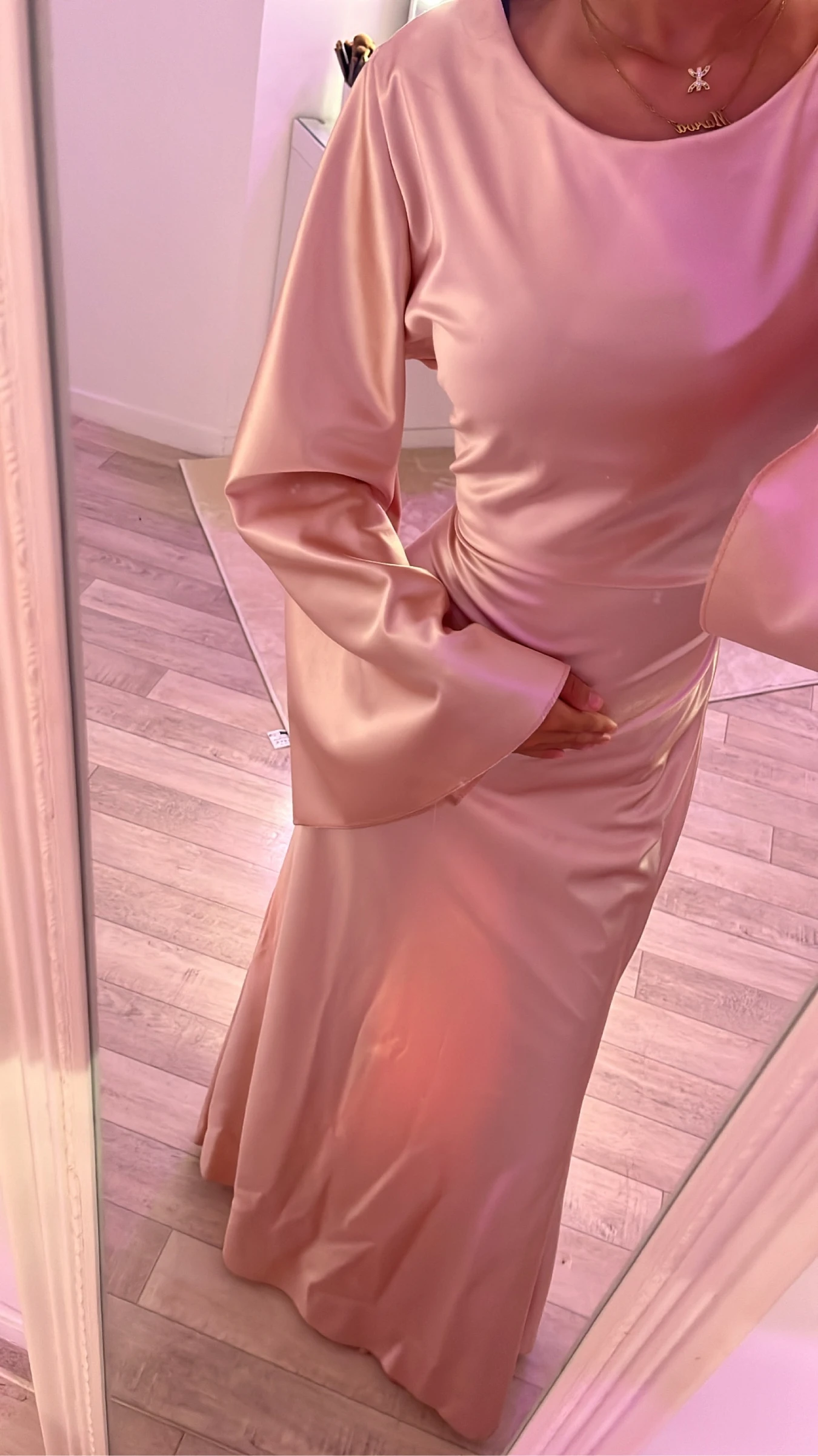 Robe cintré rose métallique 